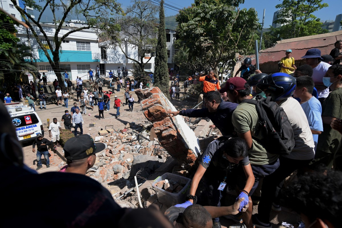 Vítimas do terremoto na Colômbia/Foto por JOAQUIN SARMIENTO / AFP