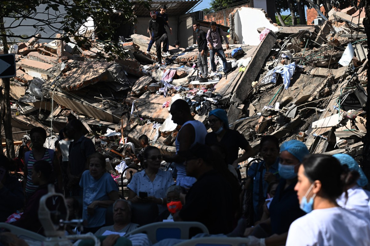 Buscas por sobreviventes do terremoto na Colômbia/Joaquin Sarmiento/AFP