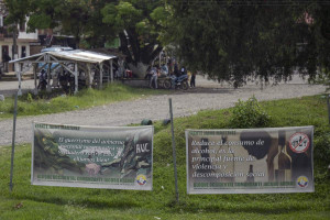 Faixas colocadas por dissidentes das FARC-EP em Timba, na Col&ocirc;mbia