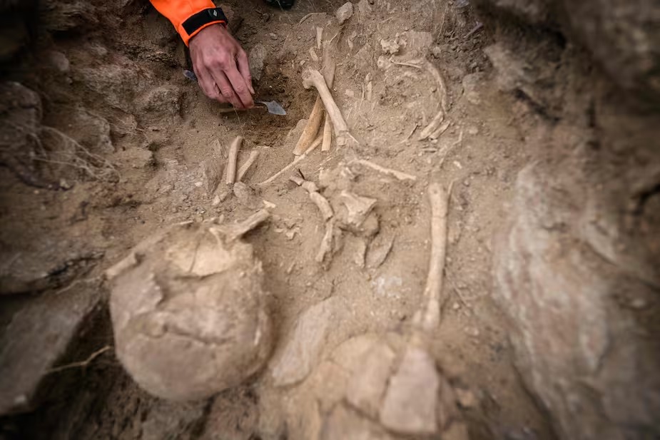 Pesquisadores conseguiram chegar à parte mais profunda da caverna, correspondente à Idade da Pedra/AFP