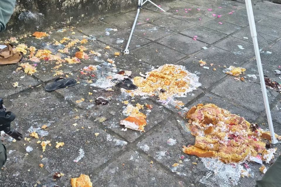 Bolos e materiais de trabalho foram destruídos pelo casal em Olinda/Foto: Reprodução/Whatsapp