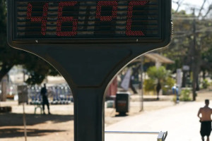 Term&ocirc;metro registra ondas de calor