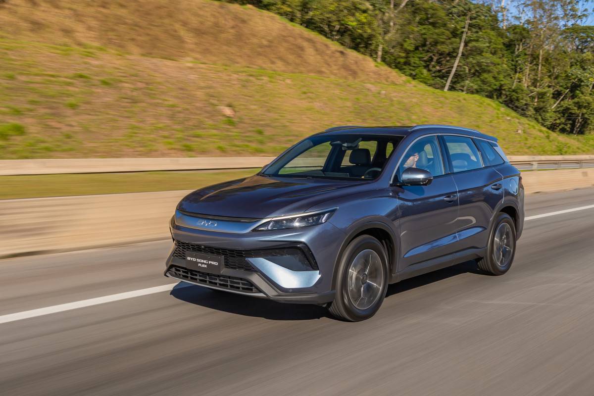 SUV BYD Song Pro Flex trouxe também algumas atualizações visuais e de acabamento, como o interior escuro e retorque externos/Foto: BYD/Divulgação