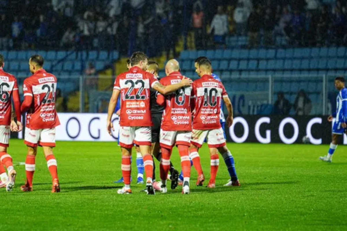 CRB vence o Avaí na Ressacada/Reprodução/Internet
