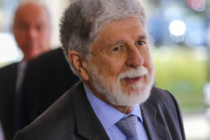 Amorim classificou ainda como "bizarra" a divulga&ccedil;&atilde;o do indicado para embaixador dos EUA no Brasil antes do Itamaraty aceitar o pedido