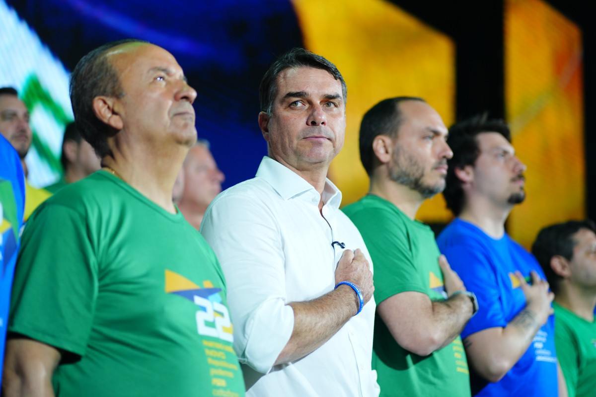 Às vésperas do início oficial da campanha, agenda de Flávio Bolsonaro em Pernambuco segue indefinida/Foto: Vittor Sales