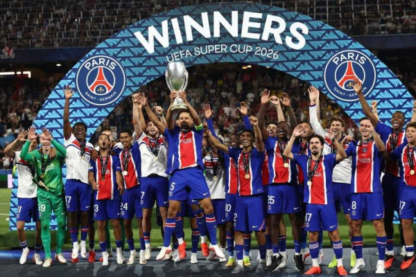Time do PSG ap&oacute;s t&iacute;tulo da Supercopa