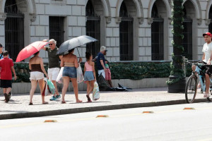 M&aacute;ximas podem ficar pr&oacute;ximas a 40&deg;C em algumas regi&otilde;es, Goi&acirc;nia e Cuiab&aacute; dever&atilde;o atingir 37&ordm;
