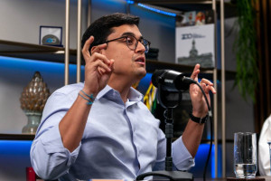 "At&eacute; dezembro vamos ter a nova orla do Recife", afirma Victor Marques sobre obra em Boa Viagem