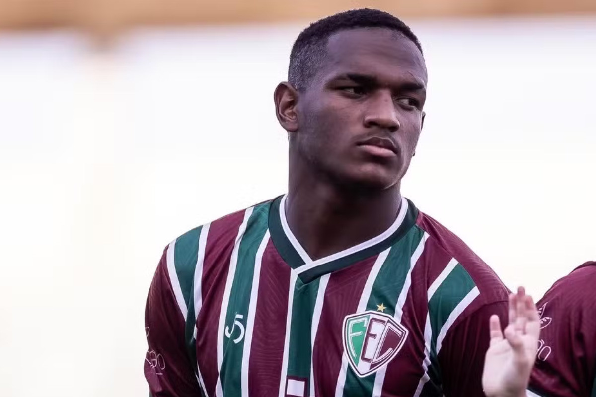 Léo, novo reforço do Santa Cruz/Samuel Pereira