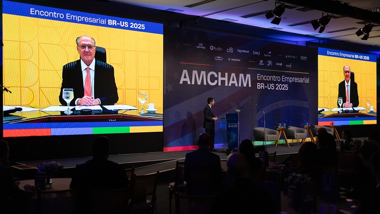 O vice-Presidente Geraldo Alckimin em tela, durante o Encontro Empresarial BR-US, promovido pela Amcham Brasil/Divulgação / Amcham Brasil