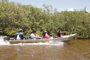 Em Tamandar&eacute;, projeto sobre petr&oacute;leo e pesca artesanal debate racismo e injusti&ccedil;a ambiental em comunidades do Nordeste