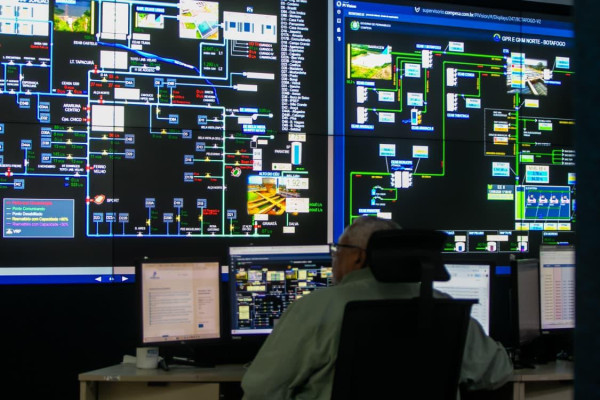 Compesa monitora problemas durante abastecimento em todo o estado (Foto: Weslly Gomes/DP Foto)