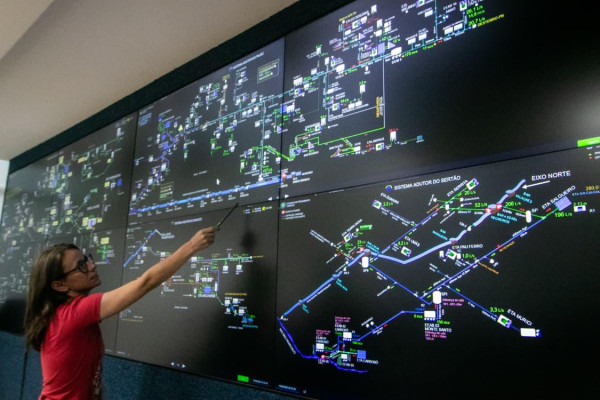 Compesa monitora problemas durante abastecimento em todo o estado (Foto: Weslly Gomes/DP Foto)