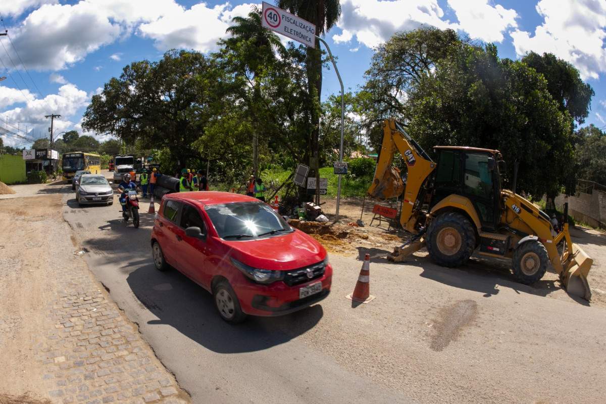 Obras de recuperação da PE-027 deixam trânsito lento na Estrada de Aldeia
 (Rafael Vieira/DP Fotos)