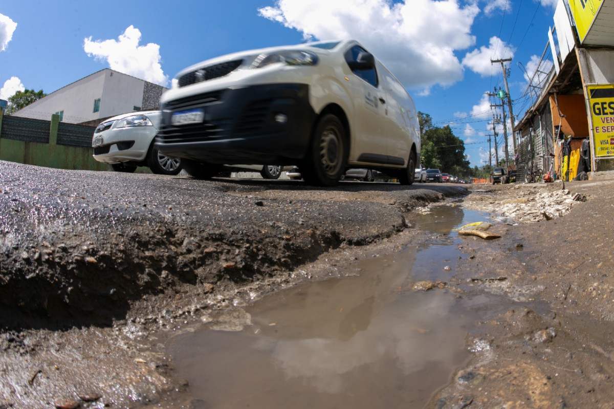 Obras de recuperação da PE-027 deixam trânsito lento na Estrada de Aldeia
 (Rafael Vieira/DP Fotos)