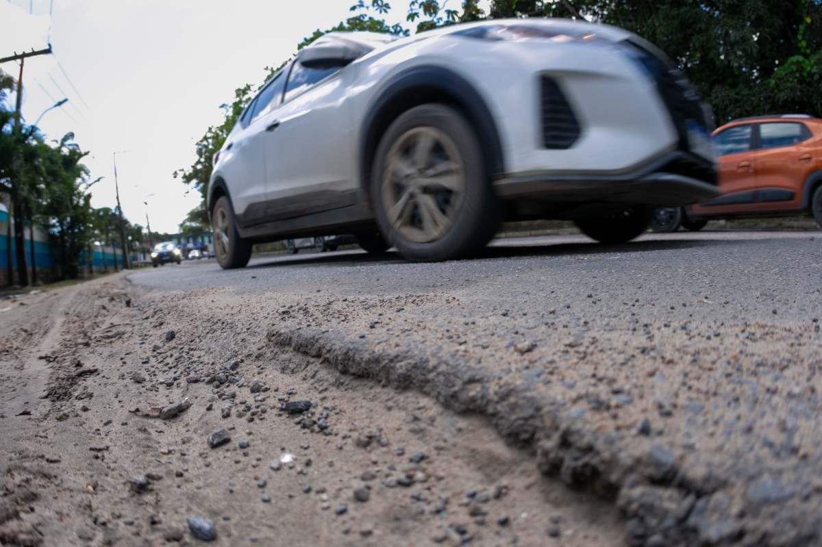 Obras de recuperação da PE-027 deixam trânsito lento na Estrada de Aldeia
 (Rafael Vieira/DP Fotos)