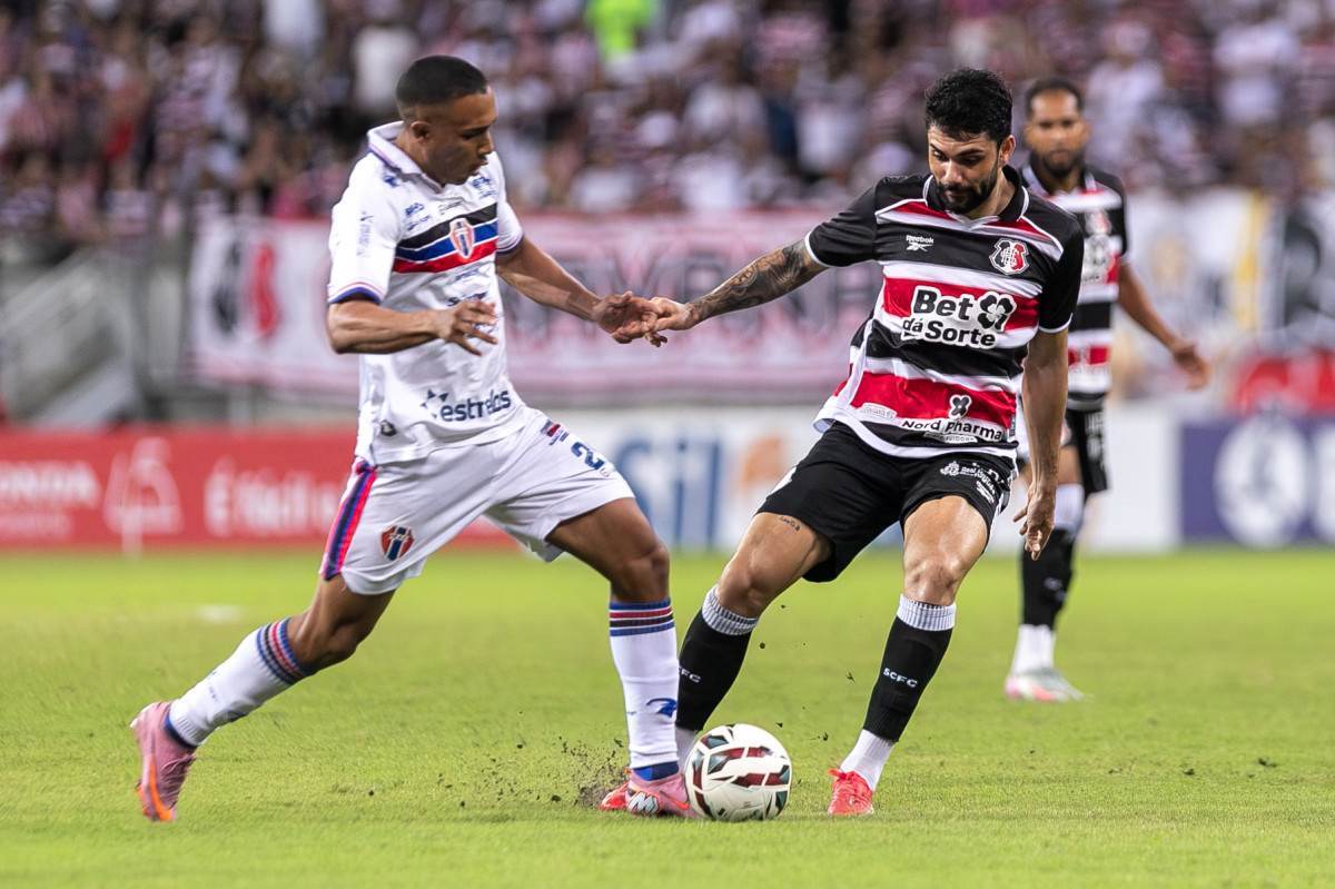 Duelo entre Santa Cruz e Maranhão na Arena de Pernambuco/Rafael Vieira/FPF