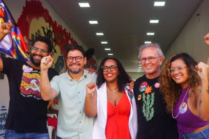 Ivan Moraes encerra o domingo na Casa Bacurau, onde participa de um debate entre candidaturas de PSOL, PT, PCdoB e PSB
