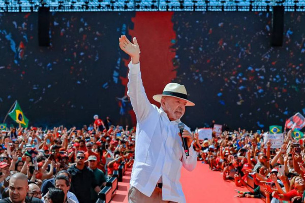 Lula durante ato de abertura de campanha neste domingo