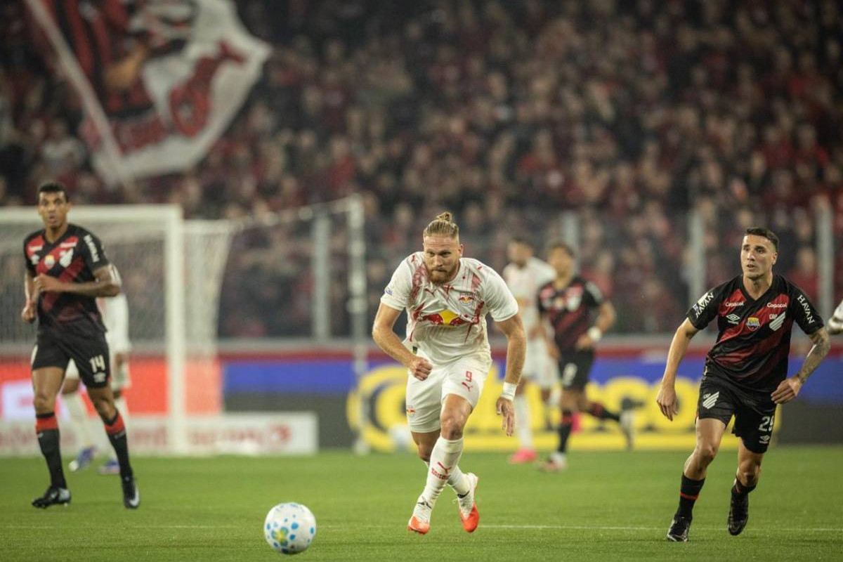 Athletico-PR e Red Bull Bragantino fizeram duelo com mais tempo de bola em jogo /Ari Ferreira/RBB