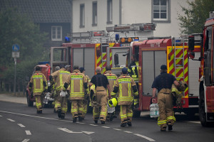 Bombeiros alem&atilde;es se preparam nesta para atuar em Kalterherberg, pr&oacute;ximo &agrave; fronteira com a B&eacute;lgica