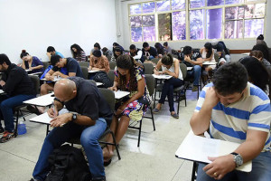 Alunos fazem a prova do Encceja, 2025