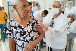 A vacina&ccedil;&atilde;o &eacute; destinada a crian&ccedil;as, adultos e idosos