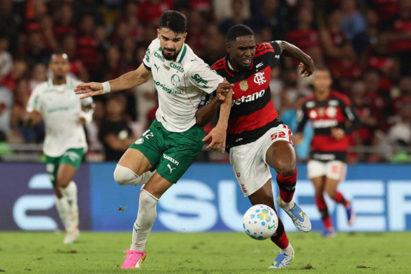 Palmeiras e Flamengo em partida do Brasileir&atilde;o 2026