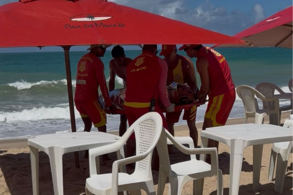 Turista perde movimentos do corpo após impacto de onda em Pernambuco/Foto: Reprodução/Whatsapp