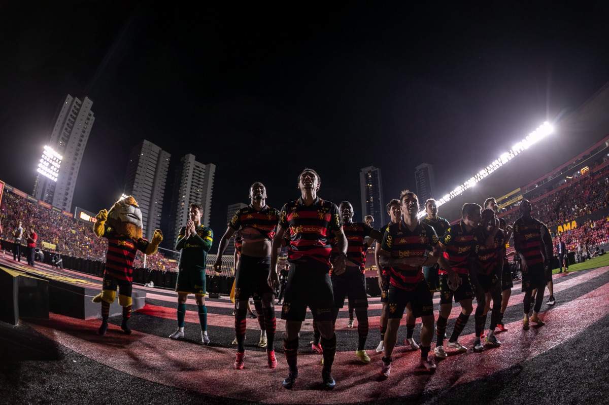 Elenco do Sport em partida na Ilha do Retiro/Rafael Vieira/DP Foto