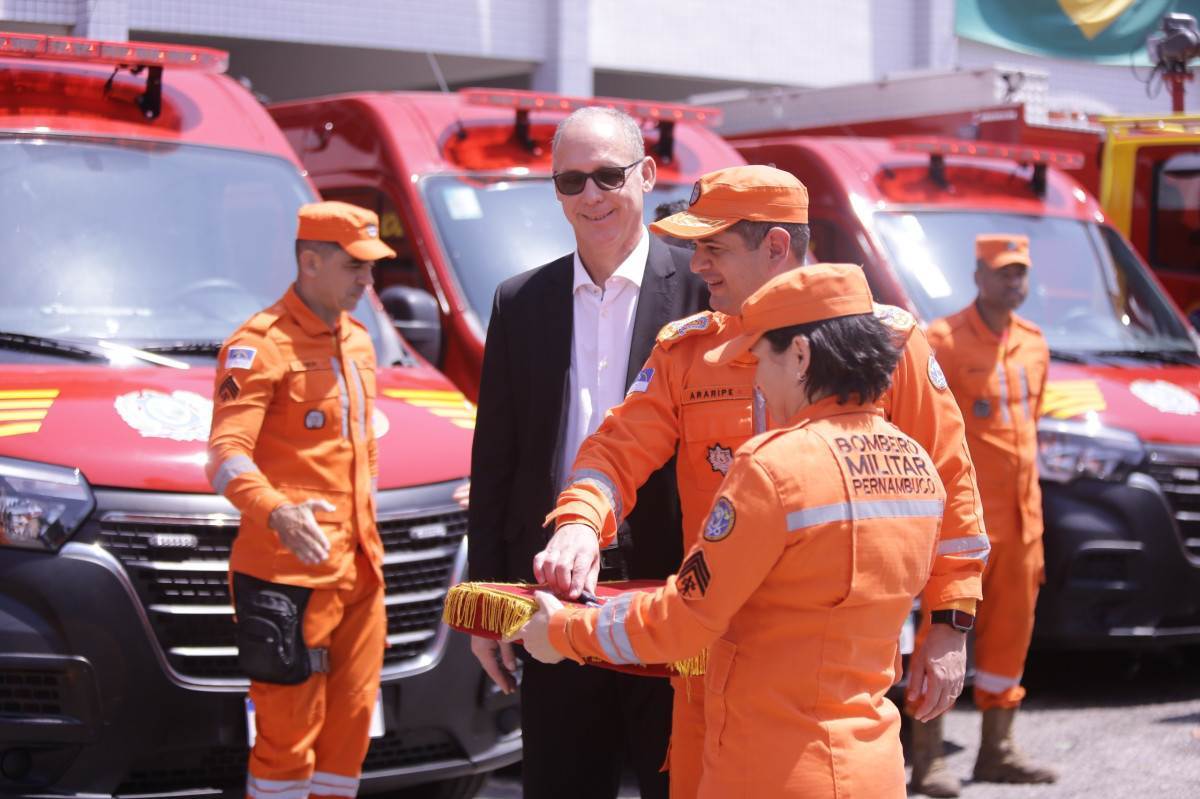 Pernambuco recebe pela primeira vez viaturas Auto Bomba Tanque Florestal para reforçar combate a incêndios (Mauricio Ferry/DP Foto)