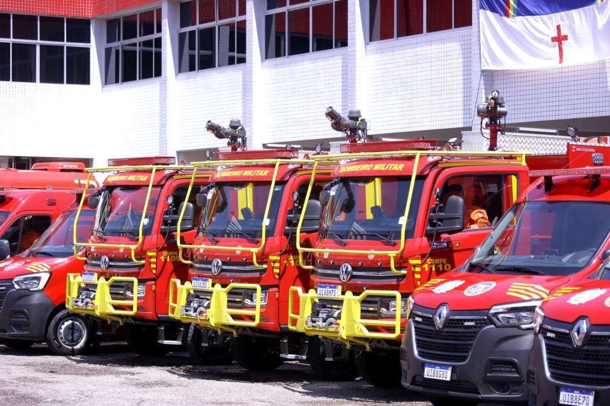 Pernambuco recebe pela primeira vez viaturas Auto Bomba Tanque Florestal para reforçar combate a incêndios ( Mauricio Ferry/DP Foto)
