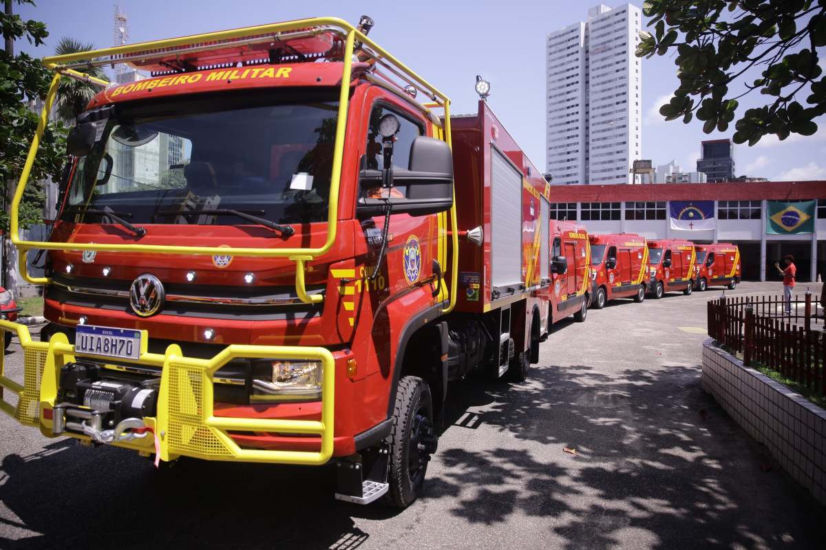 Pernambuco recebe pela primeira vez viaturas Auto Bomba Tanque Florestal para reforçar combate a incêndios ( Mauricio Ferry/DP Foto)