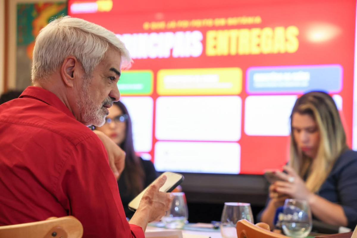 Humberto Costa (PT) em encontro com a imprensa no Recife/Foto: Roberto Stuckert Filho