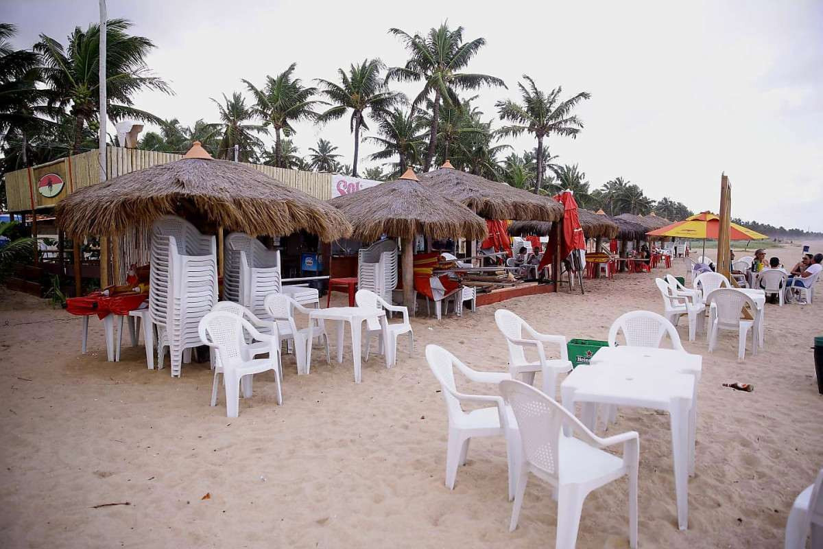 Turista que perdeu movimentos do corpo após ser atingido por onda em Maracaípe estava em bar na praia/Foto: Mauricio Ferry/DP Foto
