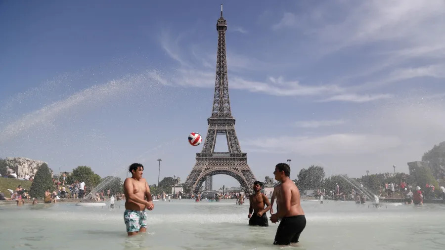 A França metropolitana enfrentou 52 dias de onda de calor desde meados de junho/Zakaria Abdelkafi/AFP