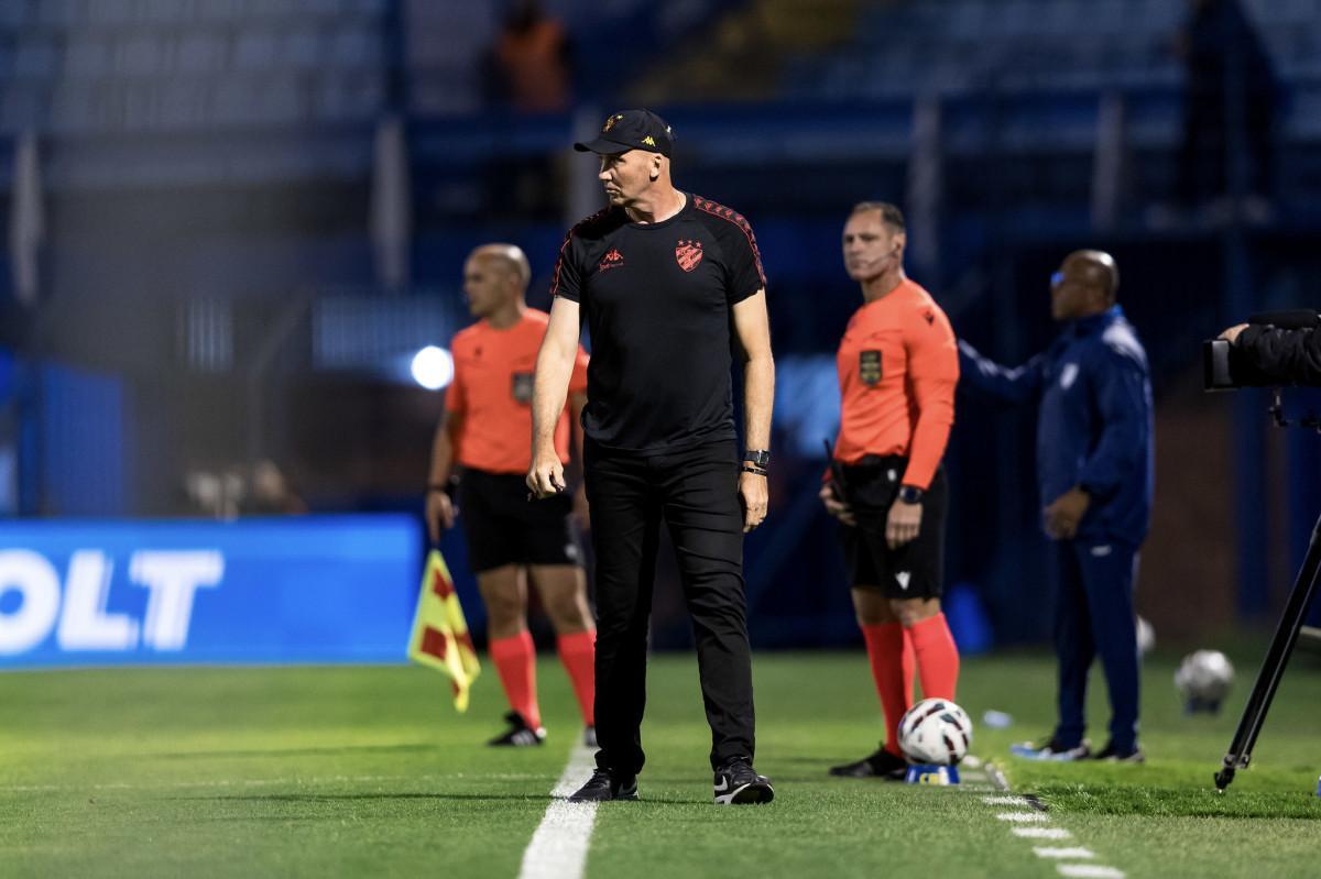 Gilmar Dal Pozzo, técnico do Sport/ Leo Piva e Roberto Zacarias/Sport Club do Recife