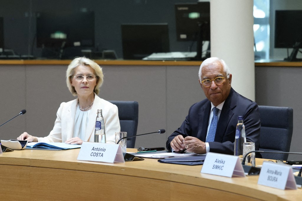 Os presidentes do Conselho Europeu e da Comissão Europeia, respectivamente António Costa e Ursula Von der Leyen/Foto: EU Council/Pool/Anadolu/AFP
