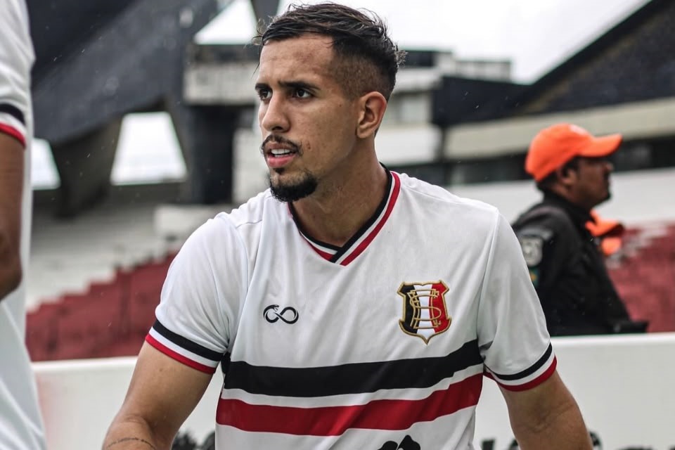 Matheus Castilho, ex-jogador do Santa Cruz/Reprodução / Redes Sociais