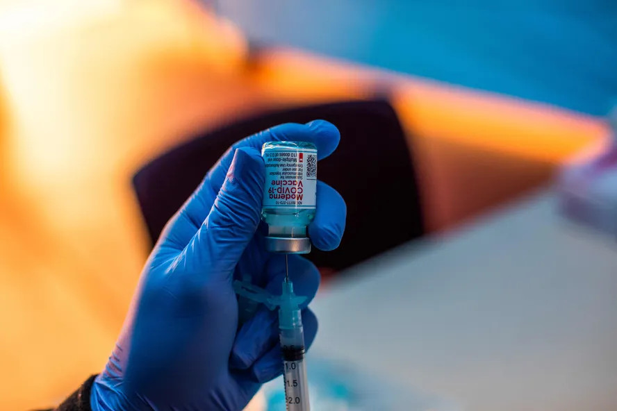 Estudo testou a vacina personalizada intismeran em combinação com o imunoterápico Keytruda, um dos principais medicamentos oncológicos da Merck/Apu GOMES / AFP