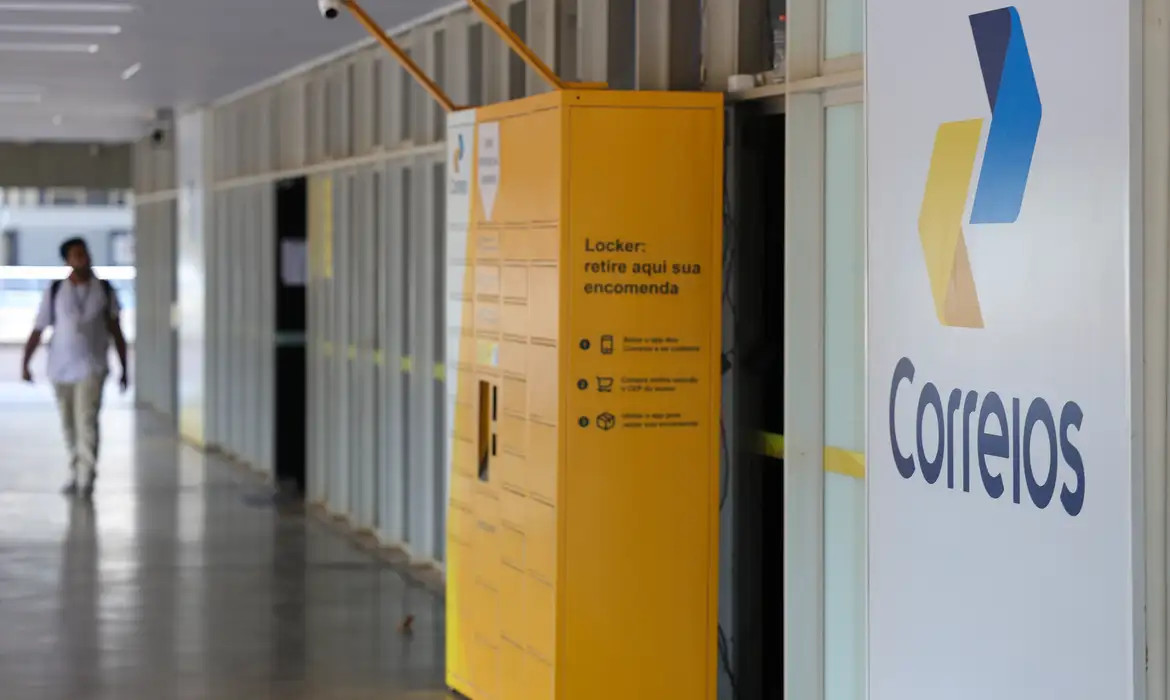 Principal vantagem para os consumidores é a possibilidade de adquirir pela internet produtos comercializados por lojistas paraguaios e receber as compras em casa/ FABIO RODRIGUES-POZZEBOM/ AGÊNCIA BRASIL