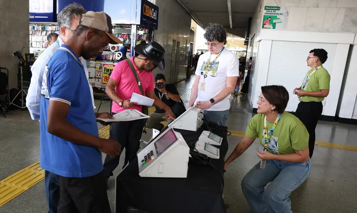 O voto em trânsito permite ao eleitor votar fora de sua cidade no dia do pleito/VALTER CAMPANATO/ AGÊNCIA BRASIL