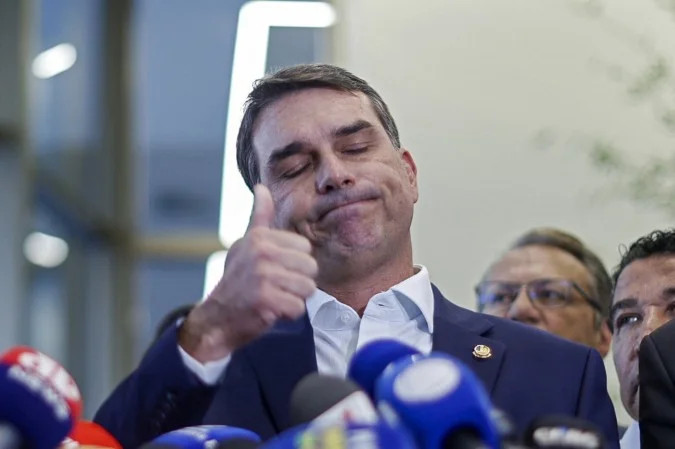 Anteriormente, Flávio havia dito que apresentaria publicamente um relatório detalhado sobre o financiamento do longa-metragem/AFP