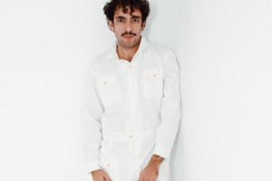 "Eu Mandei Meu Amor Pro Espa&ccedil;o" &eacute; o primeiro &aacute;lbum da carreira de Lucas Bezerra
