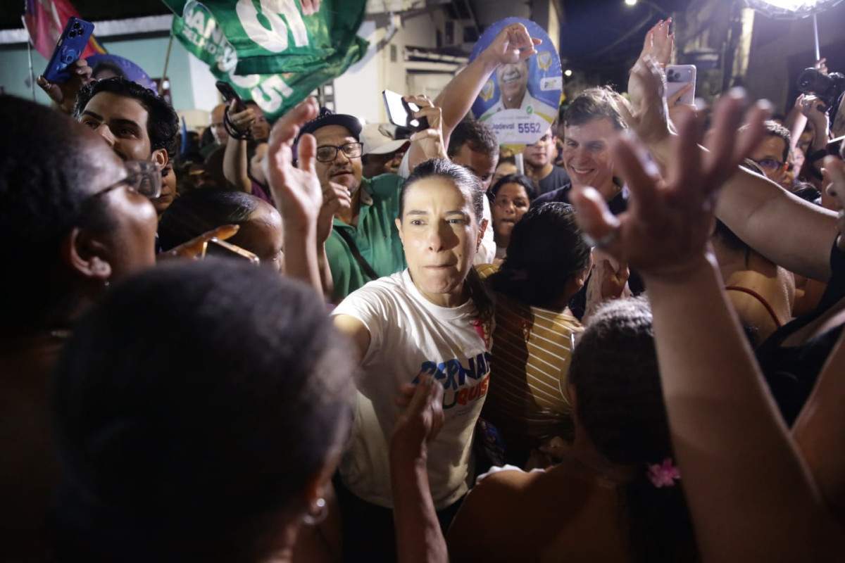 Agenda de Raquel Lyra no bairro da Várzea (Foto: Maurício Ferry/DP Foto)