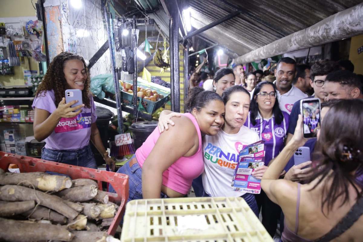 Agenda de Raquel Lyra no bairro da Várzea (Foto: Maurício Ferry/DP Foto)