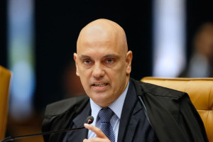 Moraes tamb&eacute;m fez cr&iacute;ticas &agrave; atua&ccedil;&atilde;o das grandes empresas de tecnologia e afirmou que houve ingenuidade ao considerar essas plataformas neutras