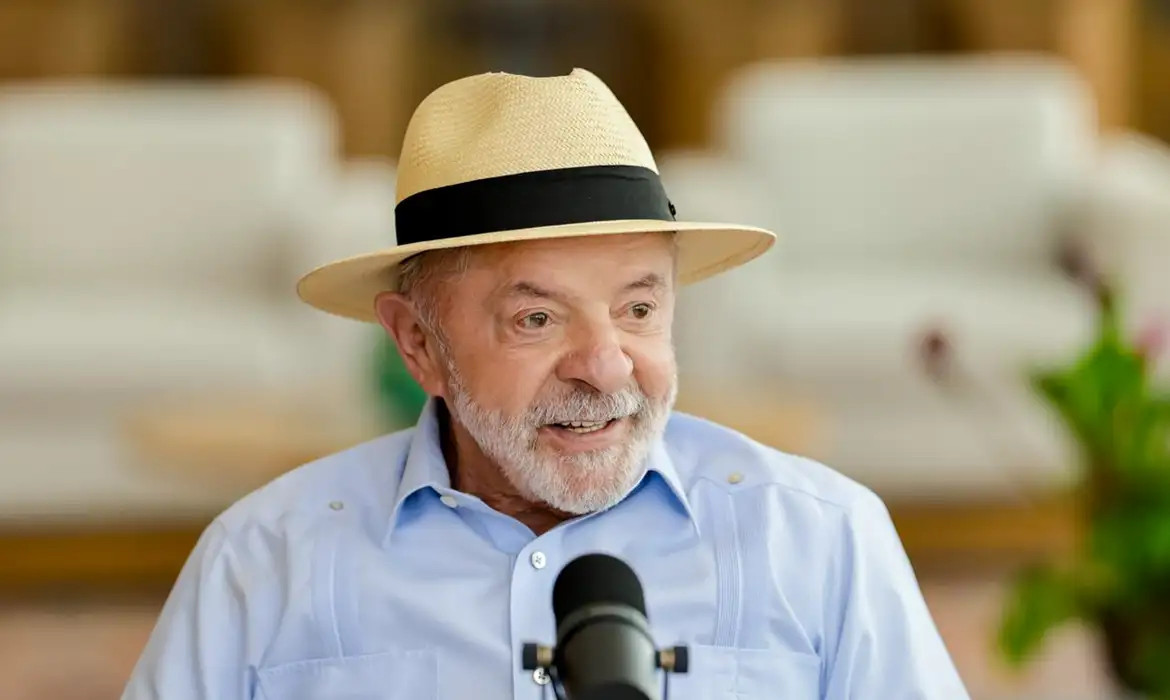 Publicação feita pelo presidente representa uma mudança no discurso de Lula, que estava focada na defesa da soberania e nos números da economia /RICARDO STUCKERT