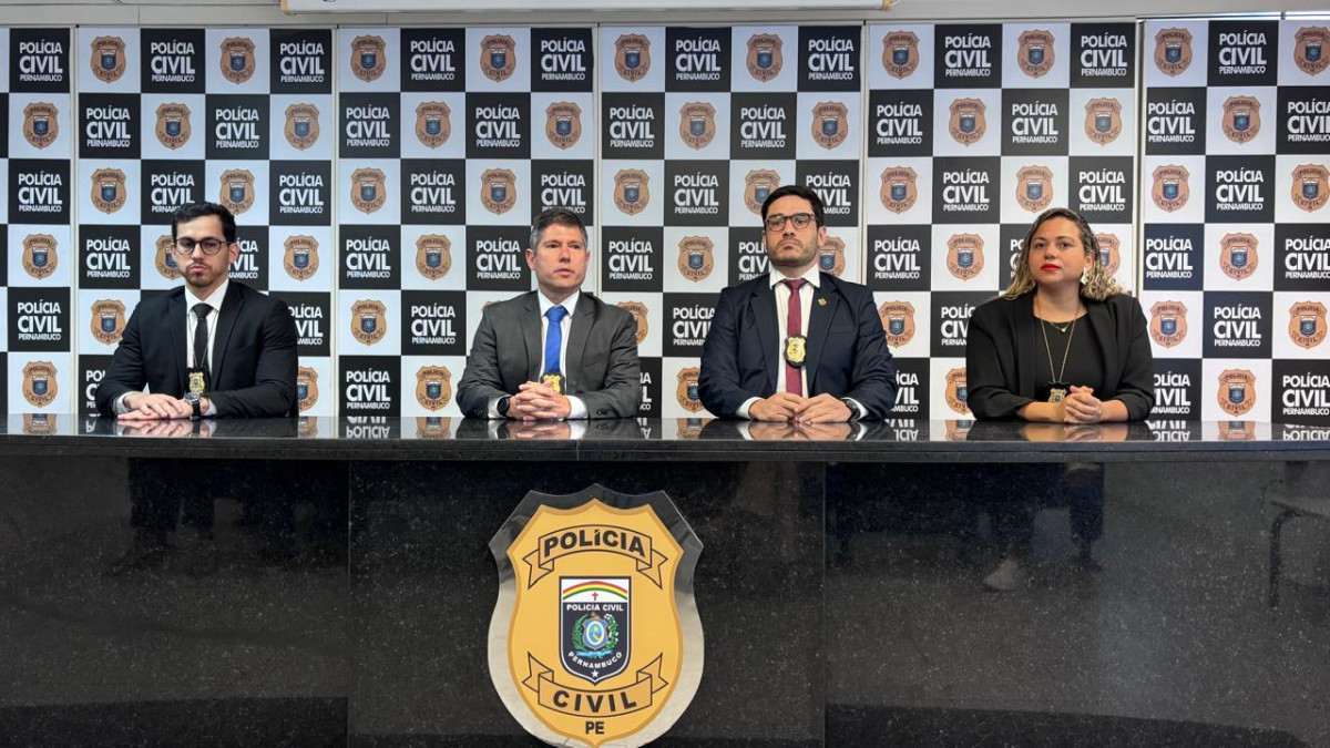 Delegado Magno Nunes, adjunto da 14ª DPH; delegado Caio Wagner, gestor da DHMS; delegado Eduardo Tabosa, titular da 14ª DPH; e a delegada Daniela Carvalho, adjunta da 14ª DPH/Divulgação/PCPE